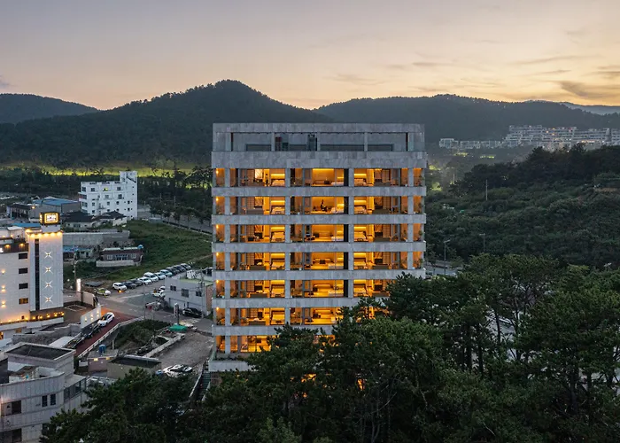 Hotel Ije *